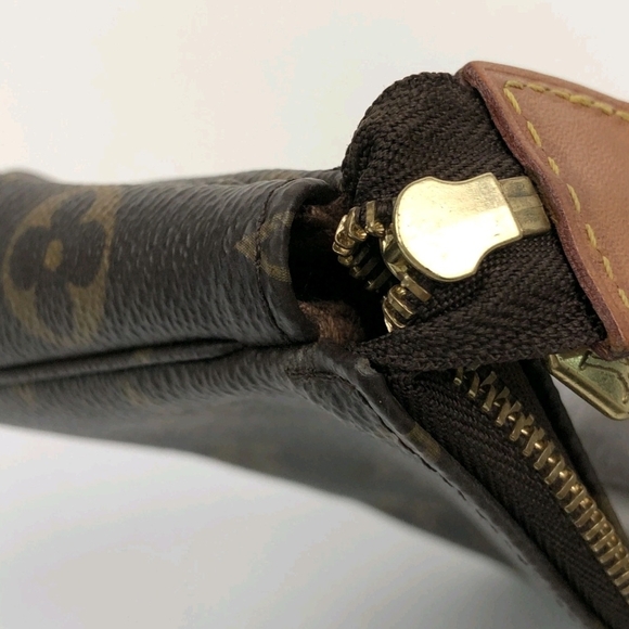 Louis Vuitton Monogram Mini Pochette Accessories - Picture 11 of 16